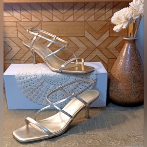 NINE WEST Gold Kitten Heels , SIZE 7
